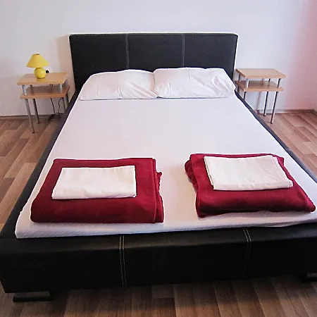 House Rose Apartment