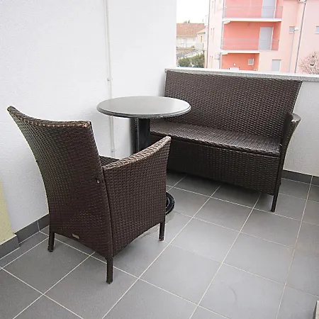 House Rose Apartment *