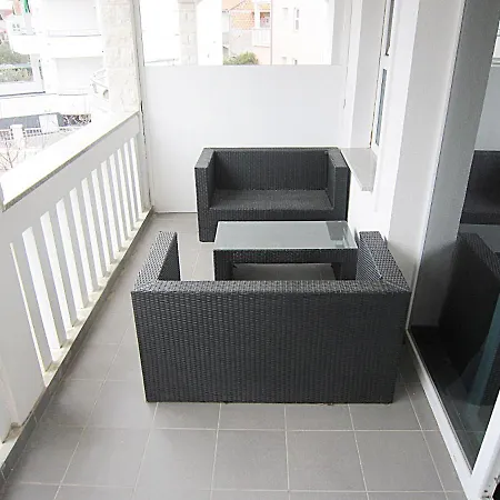 House Rose Apartment *