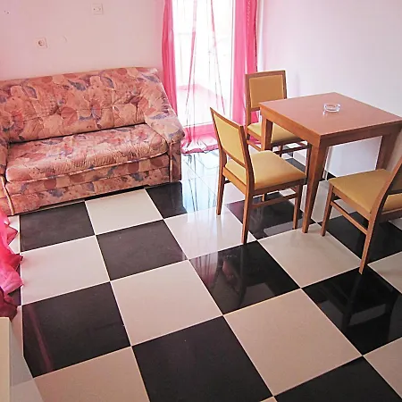 Apartment House Rose *